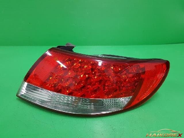 Комбинированный фонарь задний правый (со стороны пассажира)