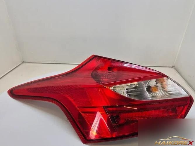 Ford Focus 2014 — фонарь задний левый (внешний) BM5113405BL