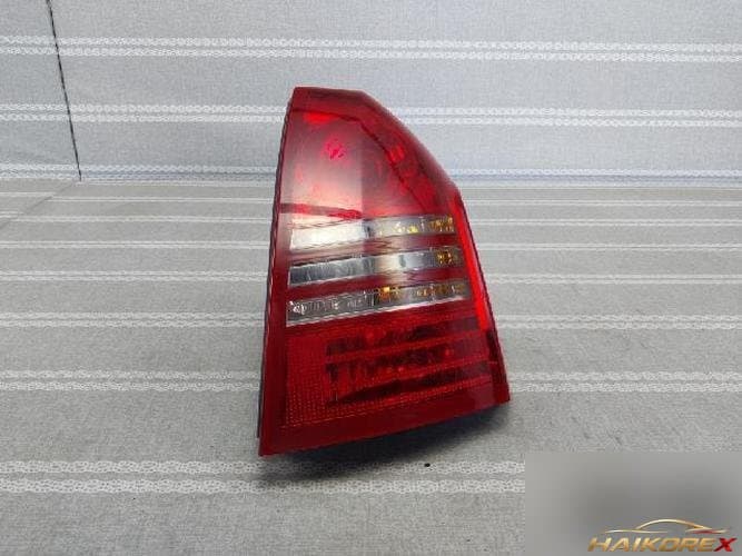 Chrysler 300 2007 — комбинированный фонарь задний правый (пассажирский) 4